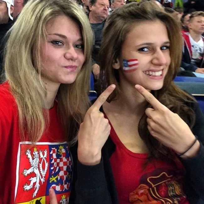 Милі вболівальниці на хокеї (34 фото) – фото 10