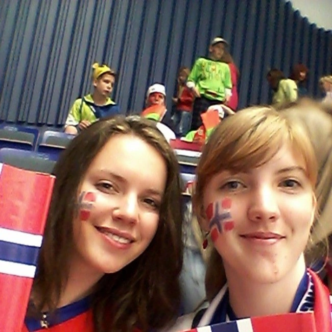 Милі вболівальниці на хокеї (34 фото) – фото 12