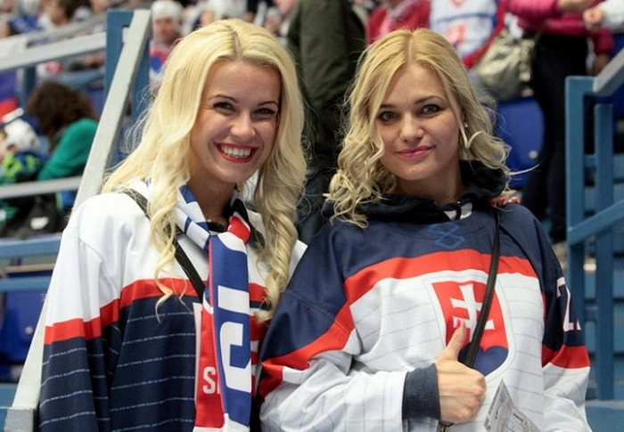 Милі вболівальниці на хокеї (34 фото) – фото 20