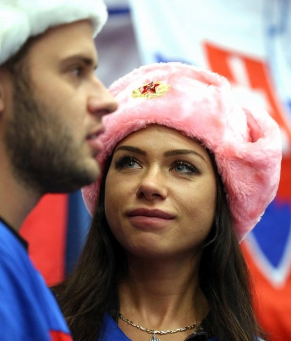 Милі вболівальниці на хокеї (34 фото) – фото 25