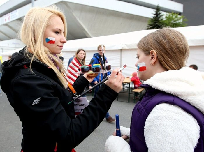 Милі вболівальниці на хокеї (34 фото) – фото 31