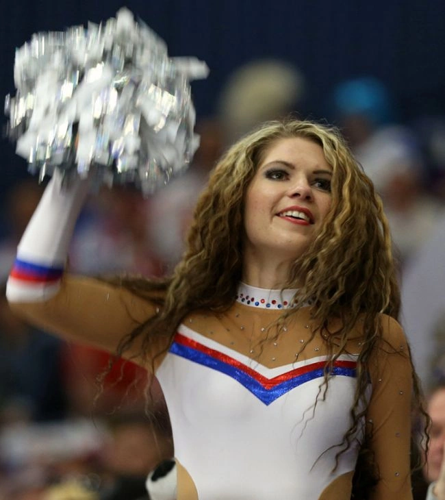 Милі вболівальниці на хокеї (34 фото) – фото 34