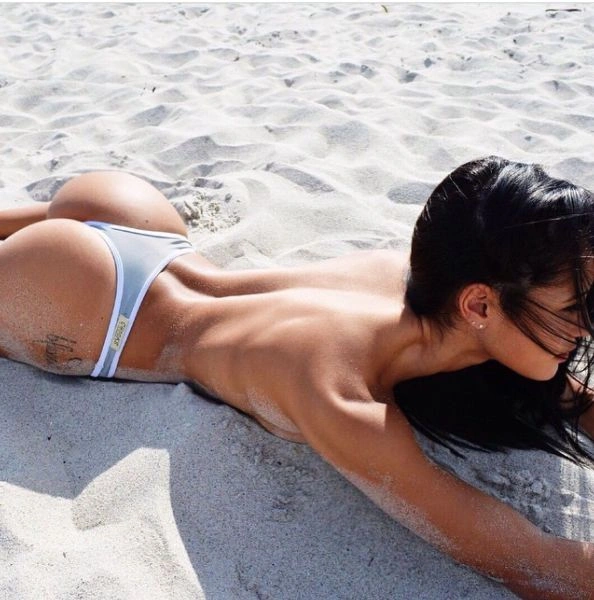 Дівчата з гарними сідницями (49 фото) – фото 19