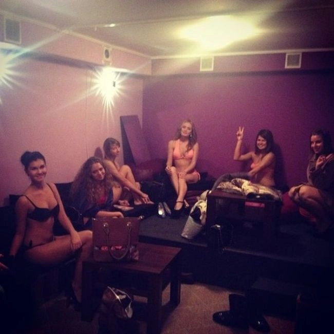 Студентський конкурс краси викликав скандал (27 фото) – фото 24