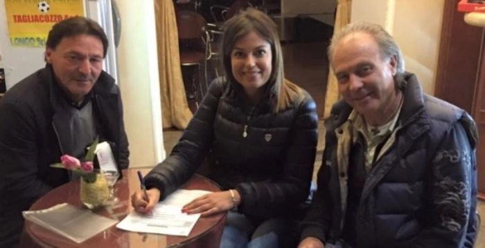 Італійська порноактриса Сара Томмазі стала директором футбольного клубу Маррувіум (14 фото) – фото 13