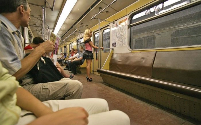 Пасажирки метро в Росії (40 фото) – фото 34