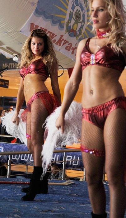 Дівчата з команд підтримки КХЛ (46 фото) – фото 20