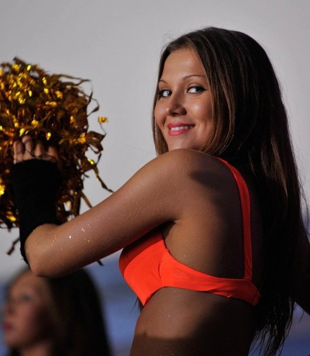 Дівчата з команд підтримки КХЛ (46 фото) – фото 22