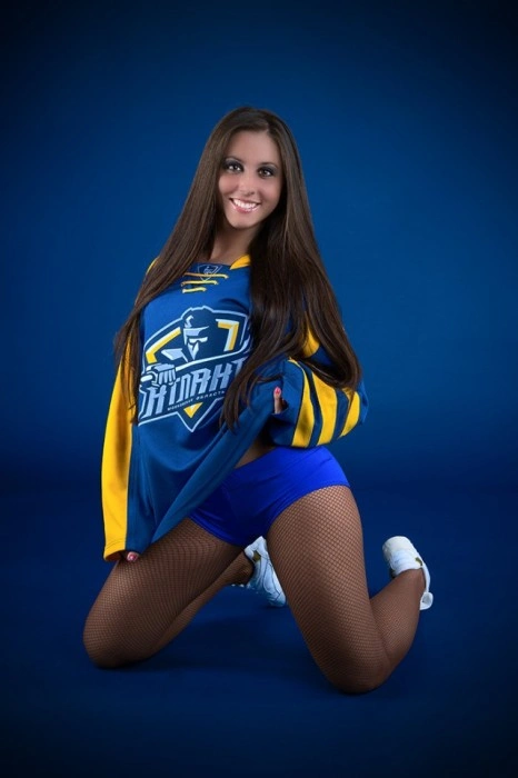 Дівчата з команд підтримки КХЛ (46 фото) – фото 28