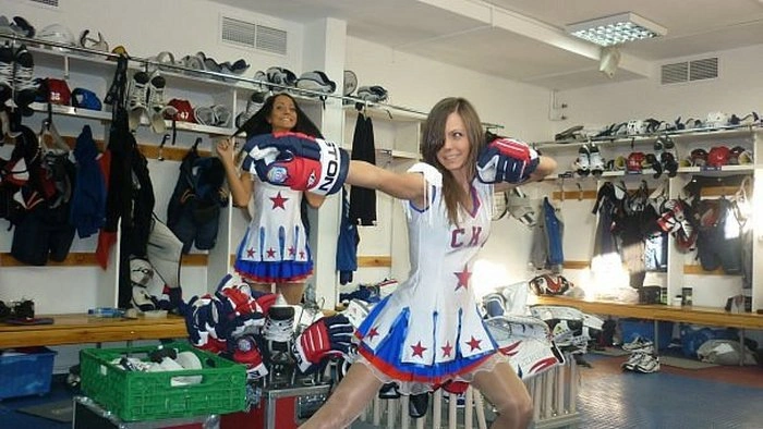 Дівчата з команд підтримки КХЛ (46 фото) – фото 45