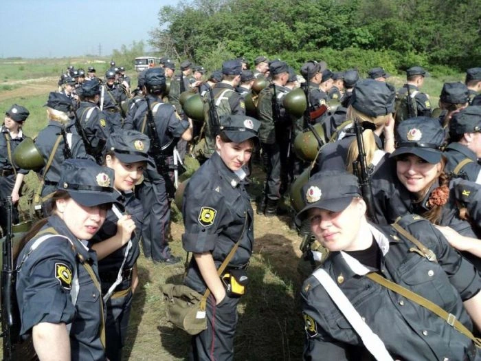 Привабливі дівчата з російської поліції (30 фото) – фото 3