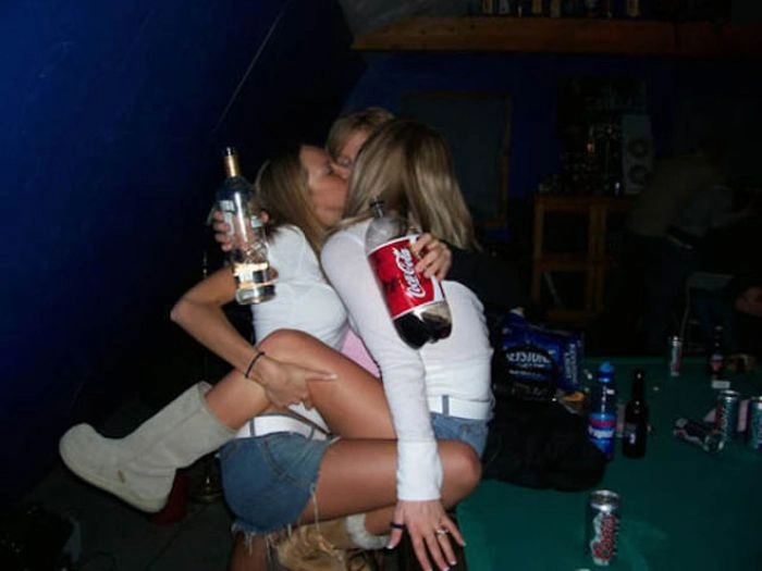 П'яні дівчата відпочивають на повну катушку (56 фото) – фото 15