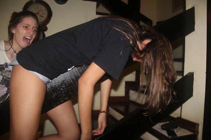 П'яні дівчата відпочивають на повну катушку (56 фото) – фото 31