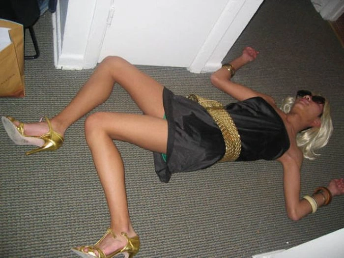 П'яні дівчата відпочивають на повну катушку (56 фото) – фото 56