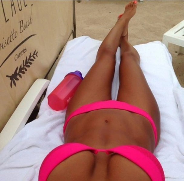 Незвичайний погляд на жіночу груди. Вигляд зверху (40 фото) – фото 34