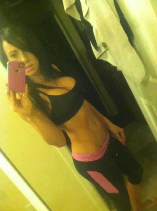 Худі дівчата в облягаючих лосинах (47 фото) – фото 14