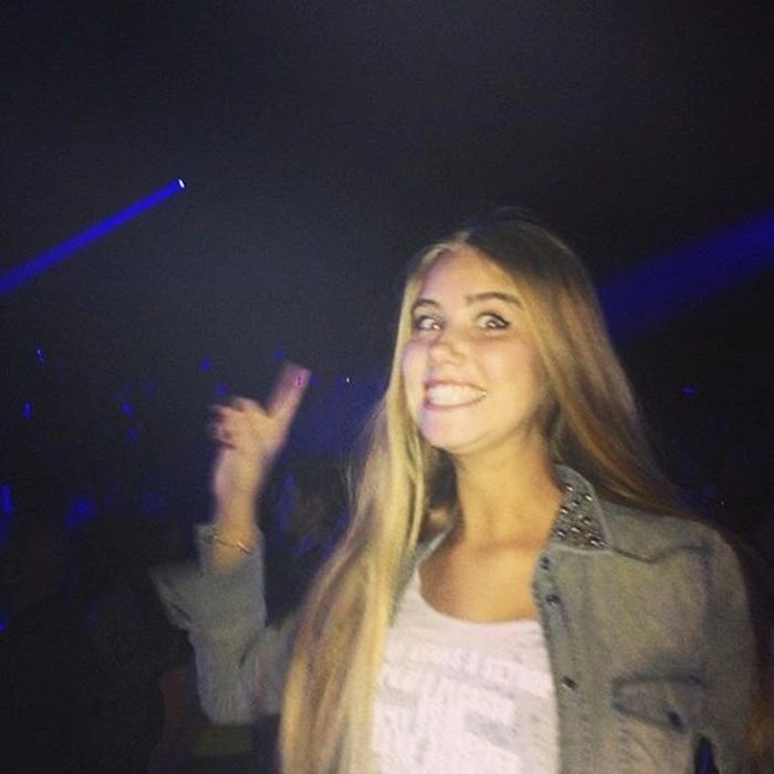 Футбольна вболівальниця отримала модельний контракт (20 фото) – фото 13