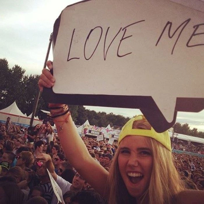 Футбольна вболівальниця отримала модельний контракт (20 фото) – фото 16