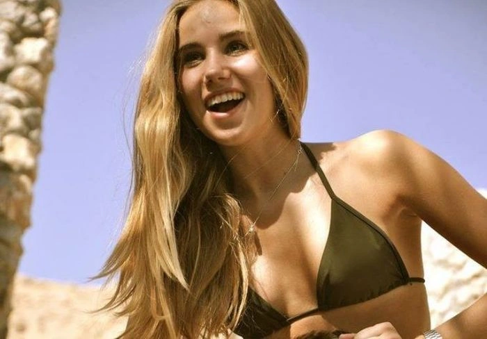 Футбольна вболівальниця отримала модельний контракт (20 фото) – фото 17