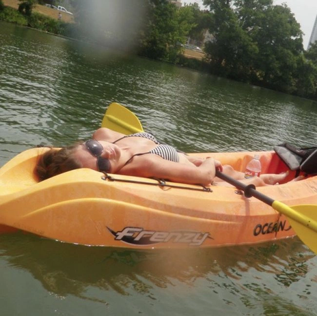 Сексуальні дівчата та активний відпочинок на каяках (44 фото) – фото 8