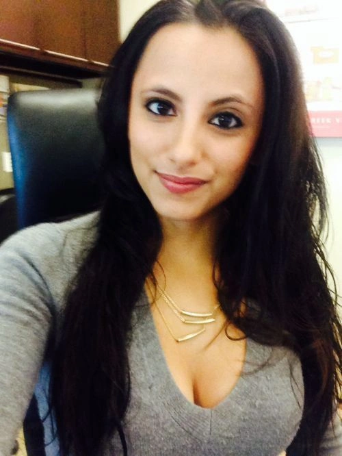 Гарні дівчата фотографують себе на робочому місці (45 фото) – фото 4