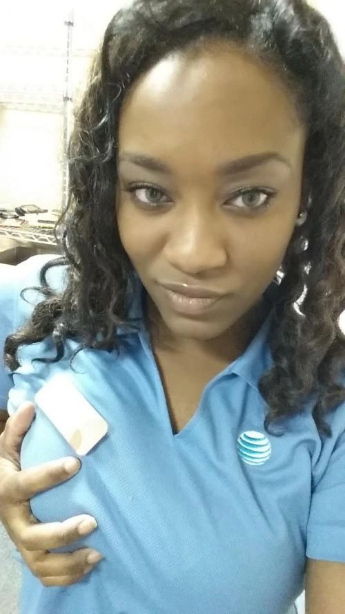 Гарні дівчата фотографують себе на робочому місці (45 фото) – фото 5