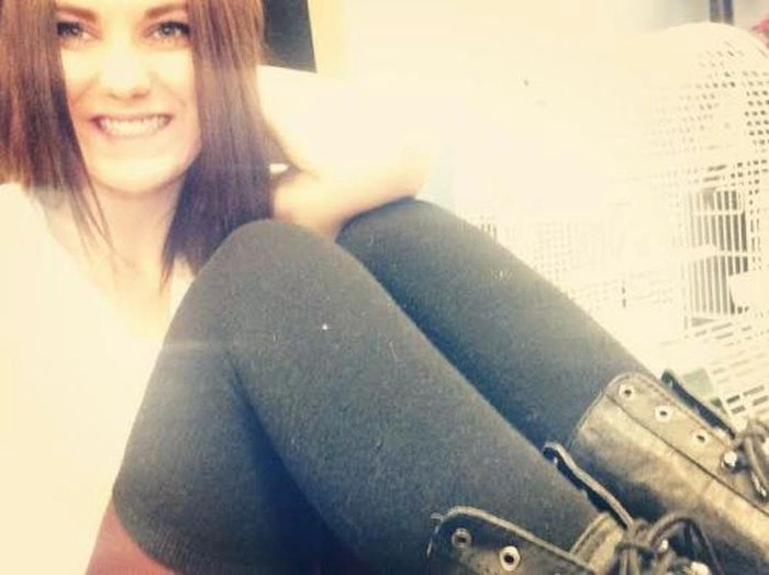 Гарні дівчата фотографують себе на робочому місці (45 фото) – фото 6