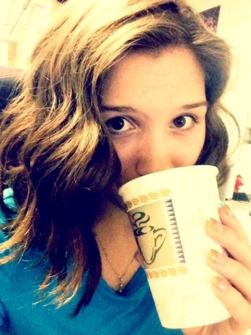 Гарні дівчата фотографують себе на робочому місці (45 фото) – фото 8