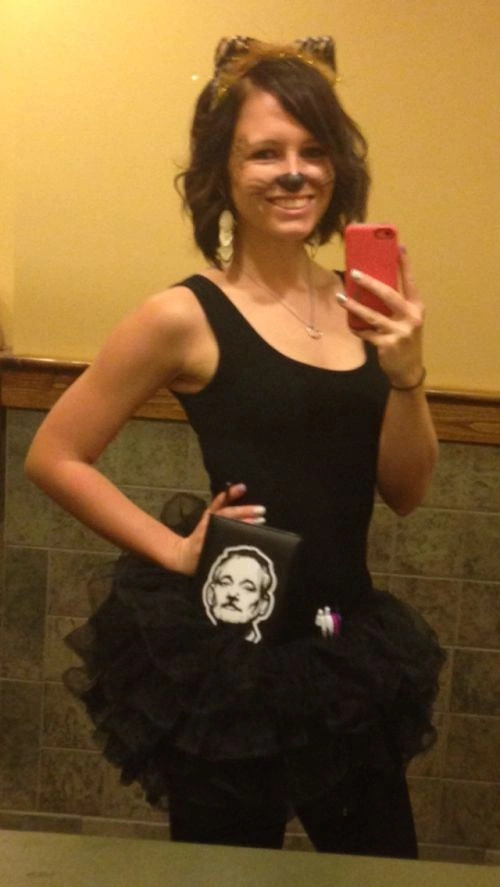 Гарні дівчата фотографують себе на робочому місці (45 фото) – фото 16