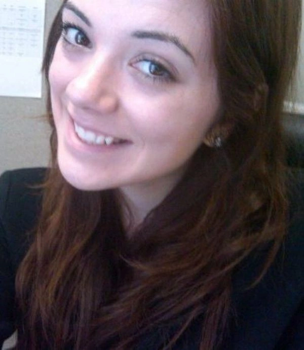 Гарні дівчата фотографують себе на робочому місці (45 фото) – фото 33