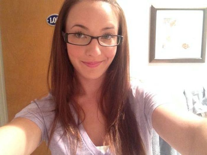 Гарні дівчата фотографують себе на робочому місці (45 фото) – фото 44