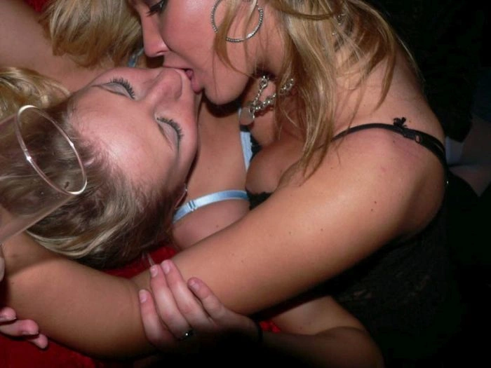 Дівчата святкують п'ятницю (48 фото) – фото 6