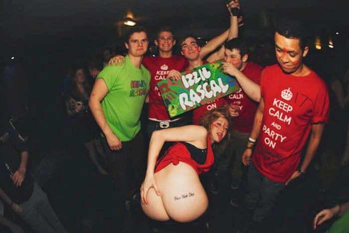 Дівчата святкують п'ятницю (48 фото) – фото 12