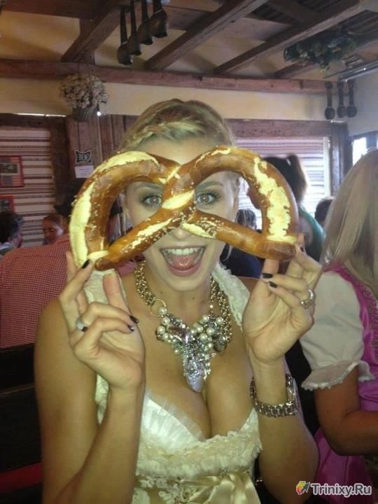 Дівчата з пивного фестивалю Октоберфест (40 фото) – фото 5