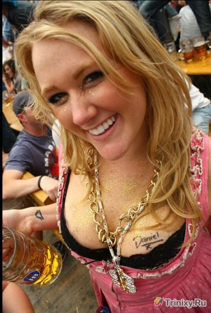 Дівчата з пивного фестивалю Октоберфест (40 фото) – фото 10