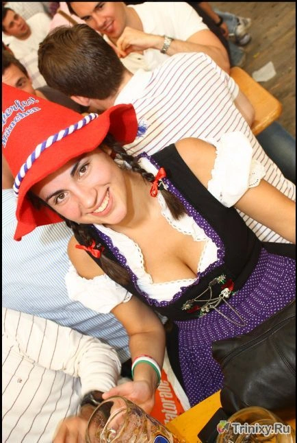 Дівчата з пивного фестивалю Октоберфест (40 фото) – фото 11