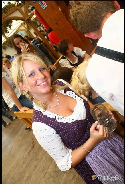 Дівчата з пивного фестивалю Октоберфест (40 фото) – фото 12