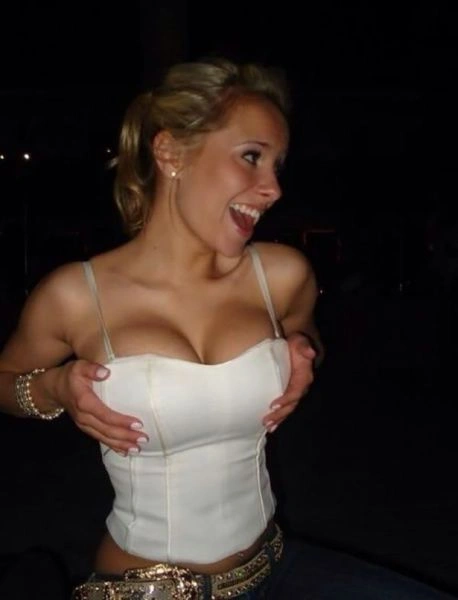 Привабливі дівчата з великими грудьми (52 фото) – фото 42