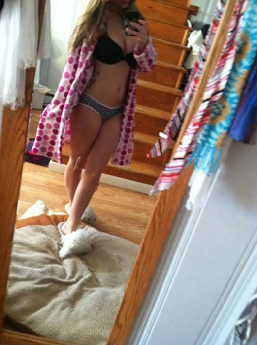 Напівоголені дівчата з соціальних мереж (30 фото) – фото 17