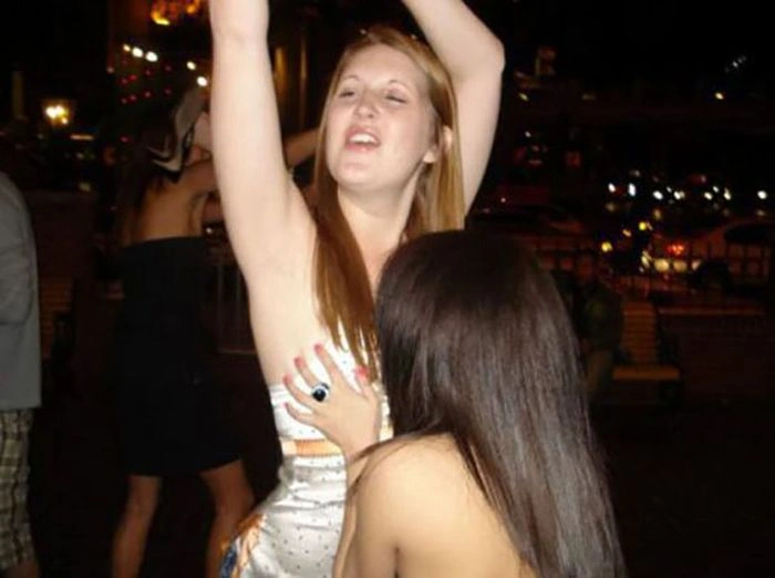 Дівчата розважаються на вечірках (46 фото) – фото 5