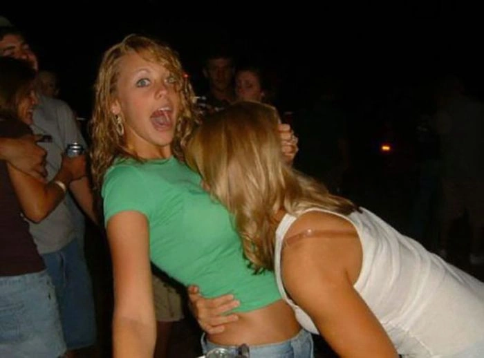 Дівчата розважаються на вечірках (46 фото) – фото 9