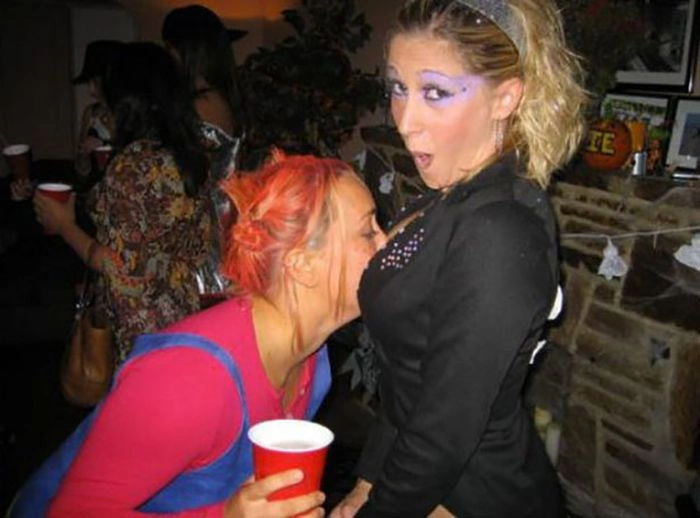 Дівчата розважаються на вечірках (46 фото) – фото 34