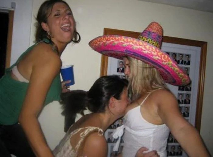 Дівчата розважаються на вечірках (46 фото) – фото 37