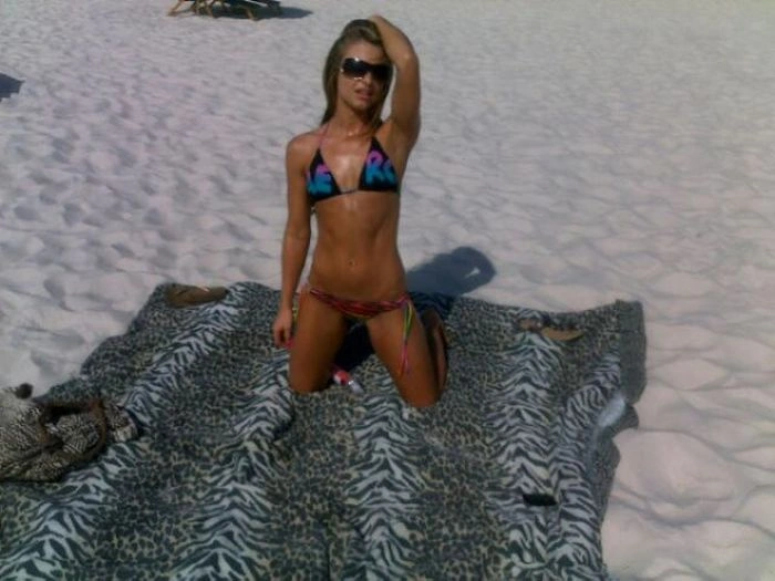 Дівчина з неймовірно довгий язик (31 фото) – фото 6