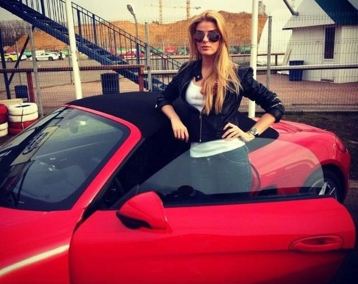 Наші дівчата та їх автомобілі. Частина 3 (40 фото) – фото 3
