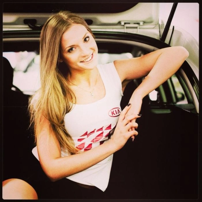 Наші дівчата та їх автомобілі. Частина 3 (40 фото) – фото 5