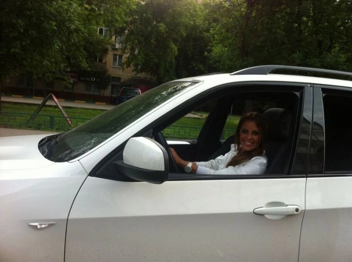 Наші дівчата та їх автомобілі. Частина 3 (40 фото) – фото 16