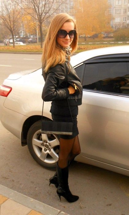 Наші дівчата та їх автомобілі. Частина 3 (40 фото) – фото 32