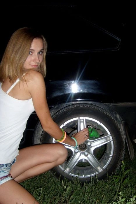Наші дівчата та їх автомобілі. Частина 3 (40 фото) – фото 34