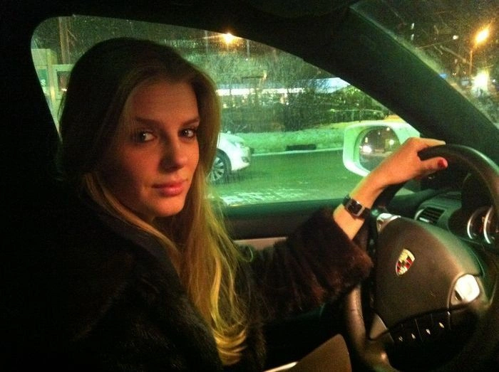 Наші дівчата та їх автомобілі. Частина 3 (40 фото) – фото 35